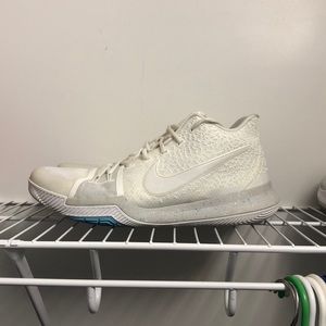 Kyrie all white size 14